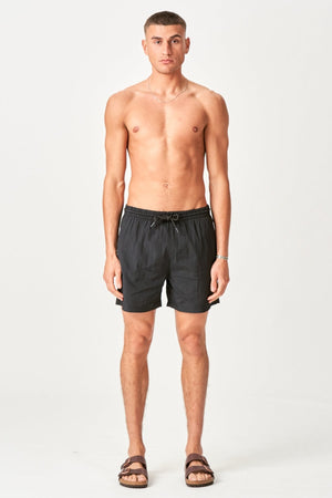 Premium Uida Shorts - musta