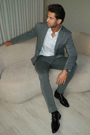 The Original Performance Suit™️ (Tummanharmaa) - Pakkauskauppa