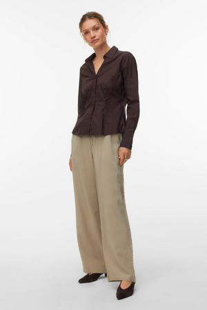 Ums v -kaula -paita - suklaan luumu