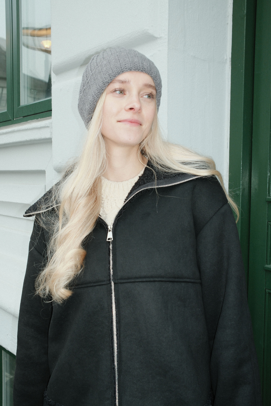 Ribbed Beanie - Tummanharmaa