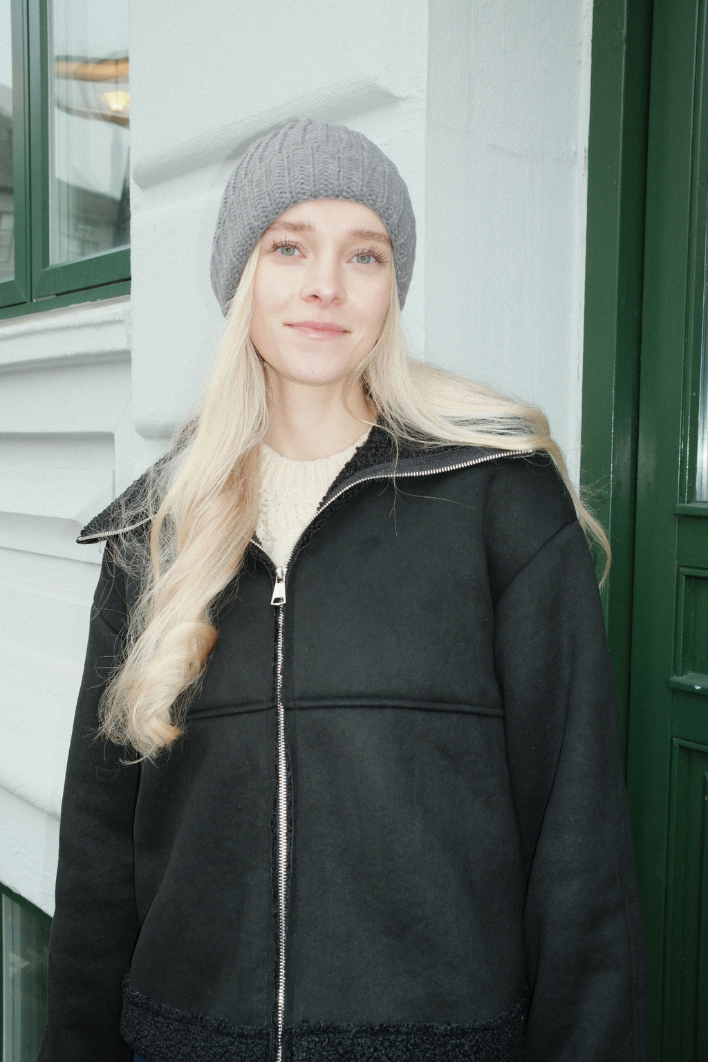 Ribbed Beanie - Tummanharmaa