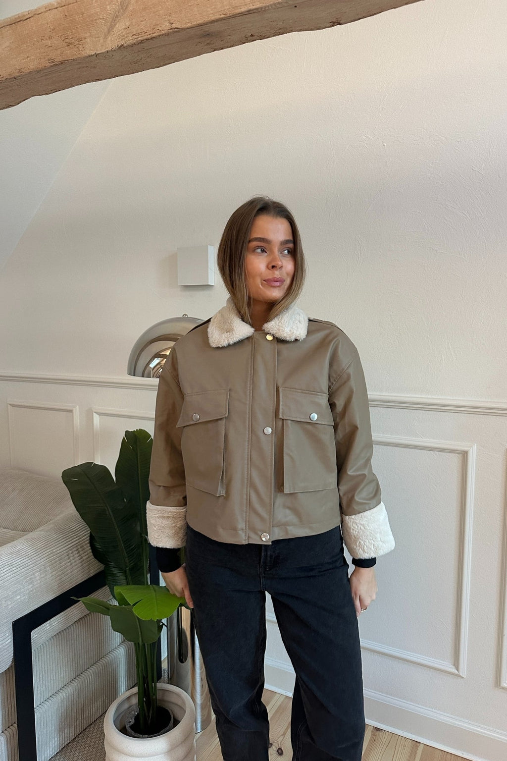 Faux Leather Shearling -takki - beige