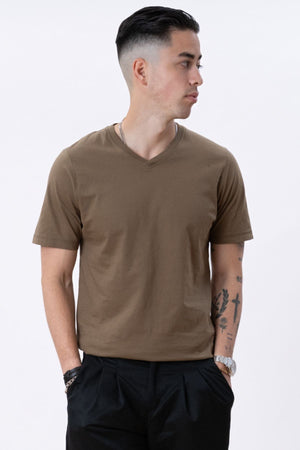 Basic V-kaula-aukkoinen t-paita - Olive
