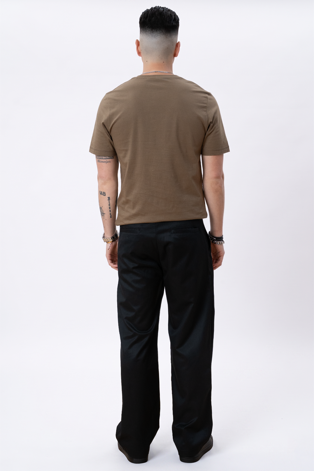 Basic V-kaula-aukkoinen t-paita - Olive