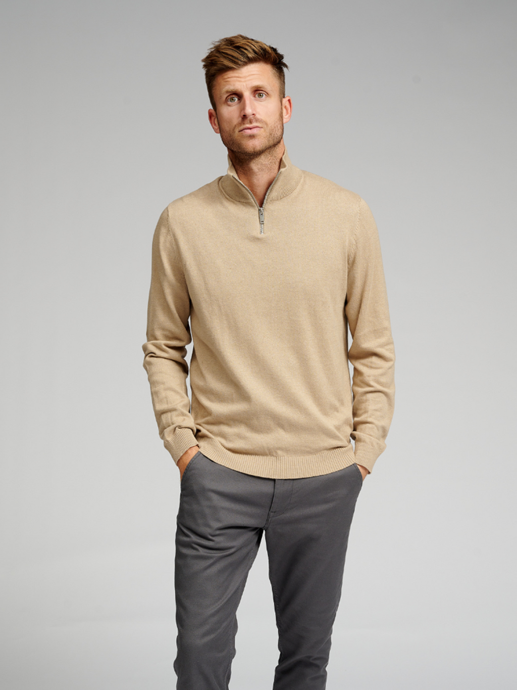 Basic Neuloa korkea zip - beige