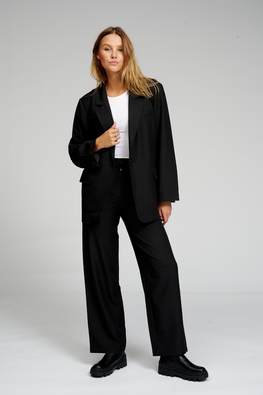 Ylisuuret bleiseri - musta