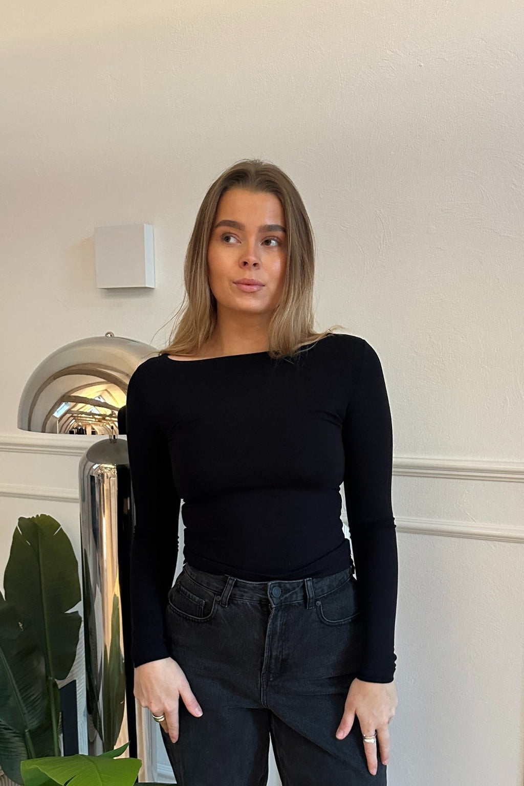 Cassandra -pusero - musta