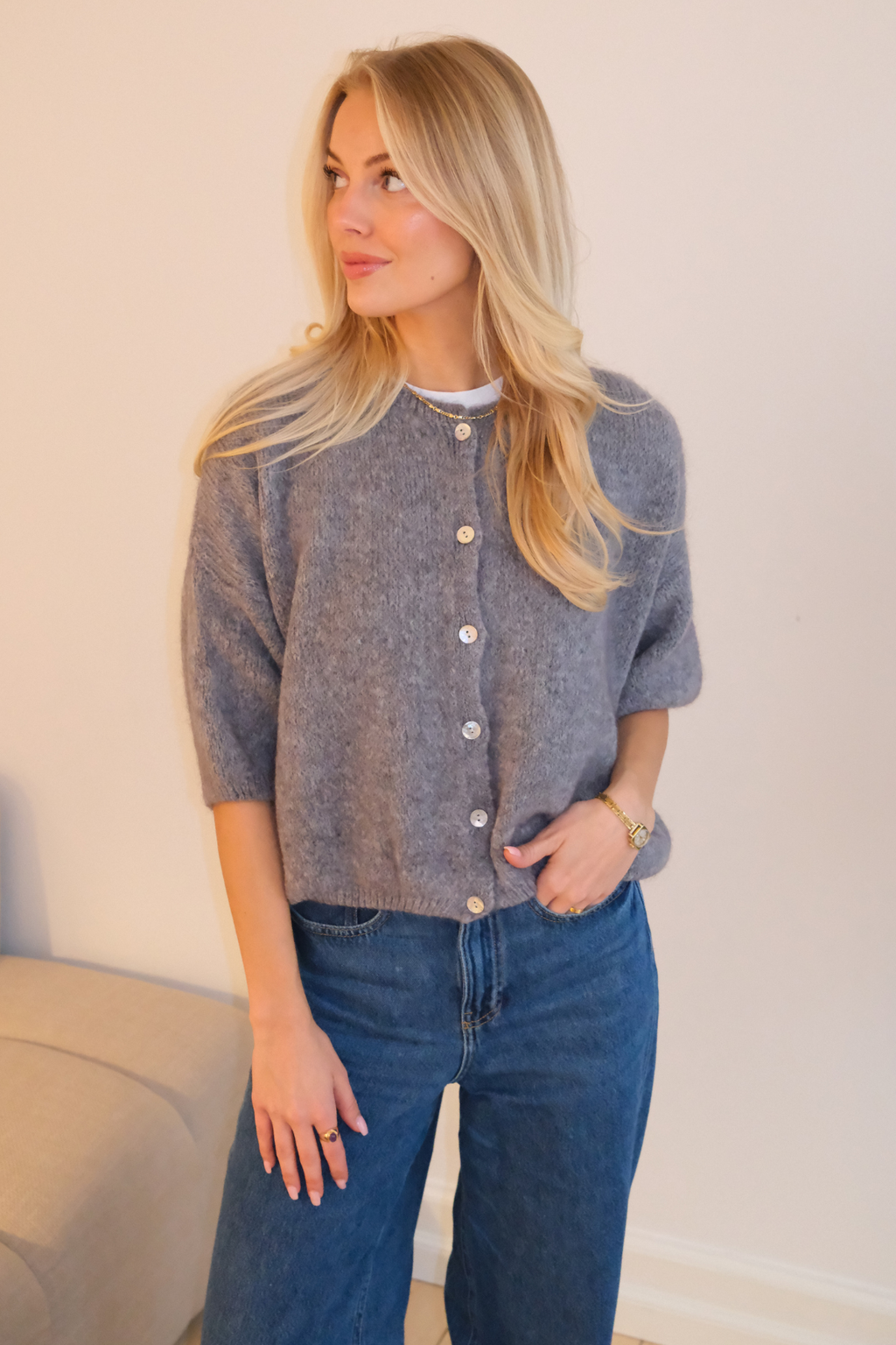 Mary lyhythihainen neule - harmaa