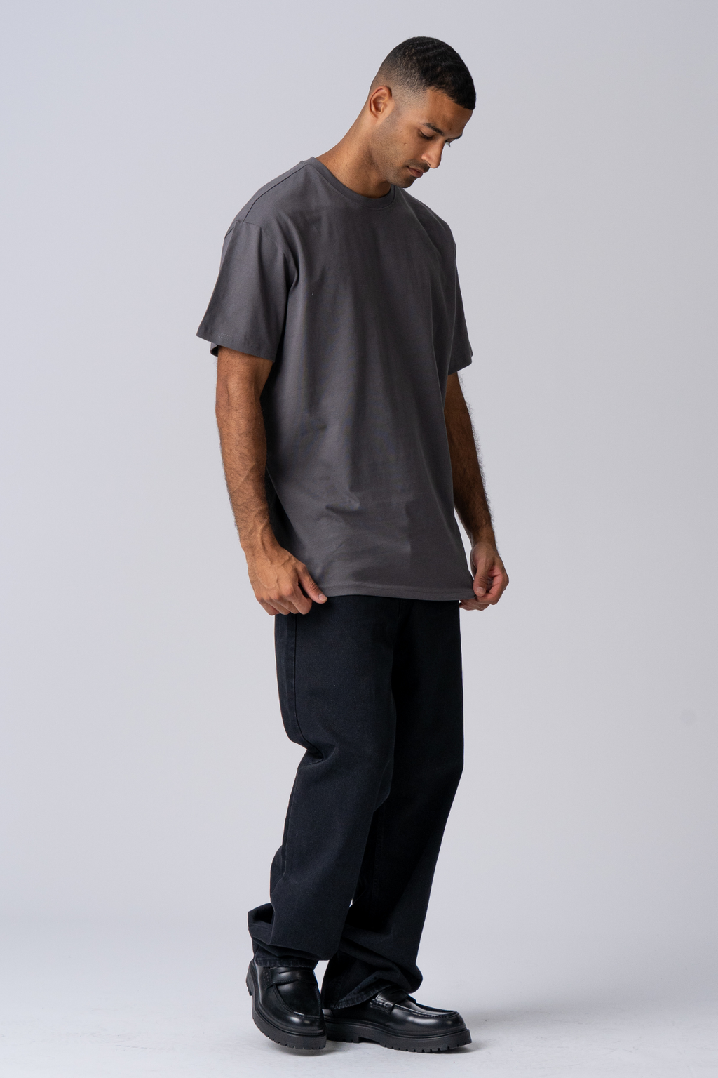 Raskas Oversized T -paita - tummanharmaa