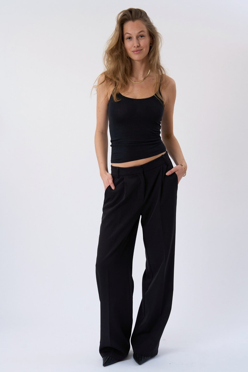 Mila Wide Pants - Musta