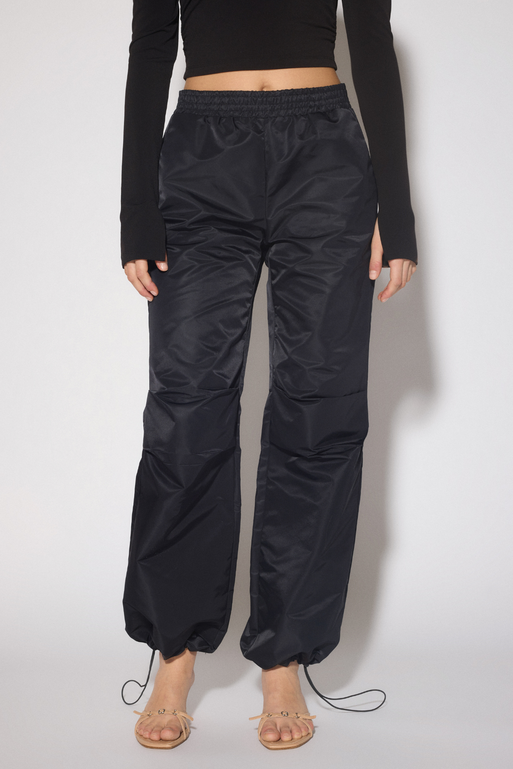 NECO -kappale Pants - musta