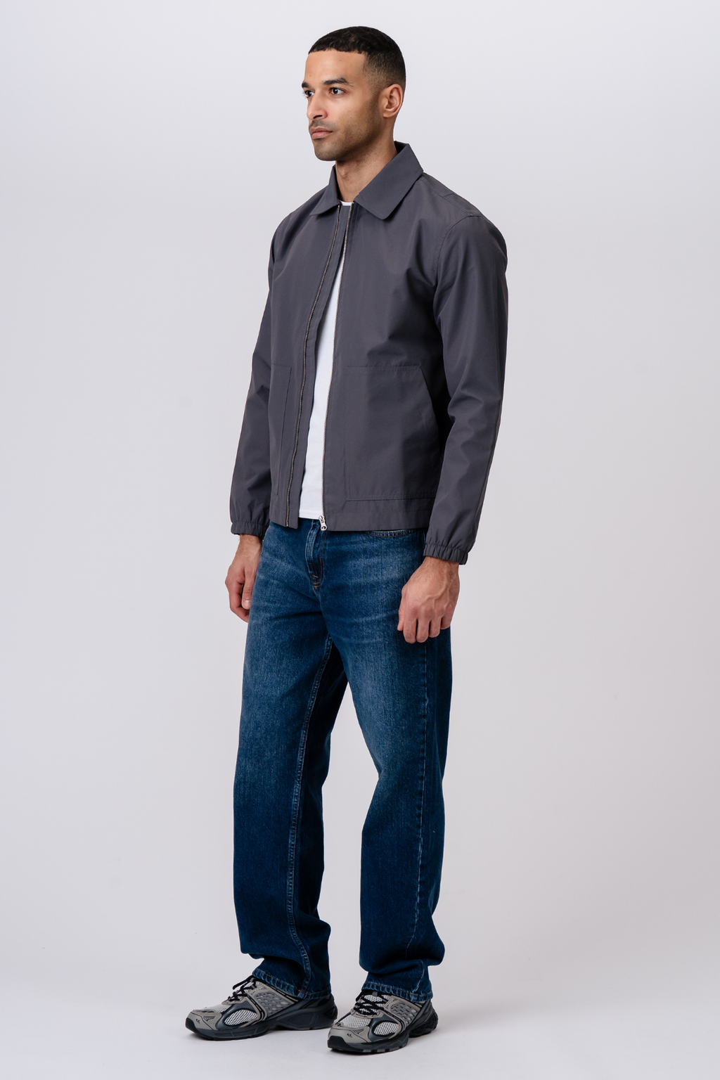 Lyhyt vetoketjutakki - harmaa