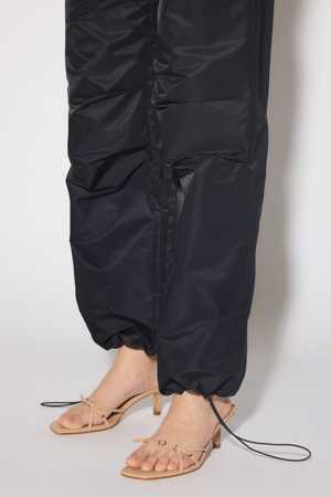 NECO -kappale Pants - musta