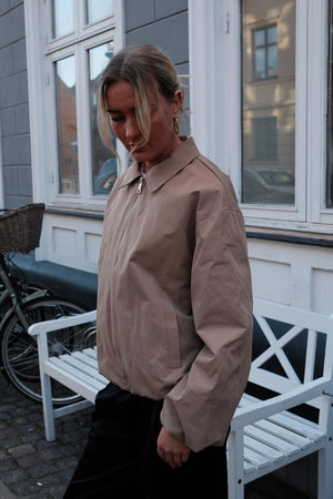 Ines lyhyt takki - Camel