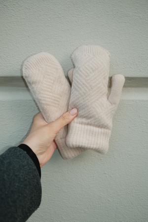 Myrskyt - vaaleanharmaa