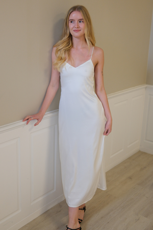 Elina -hihnamekko - valkoinen