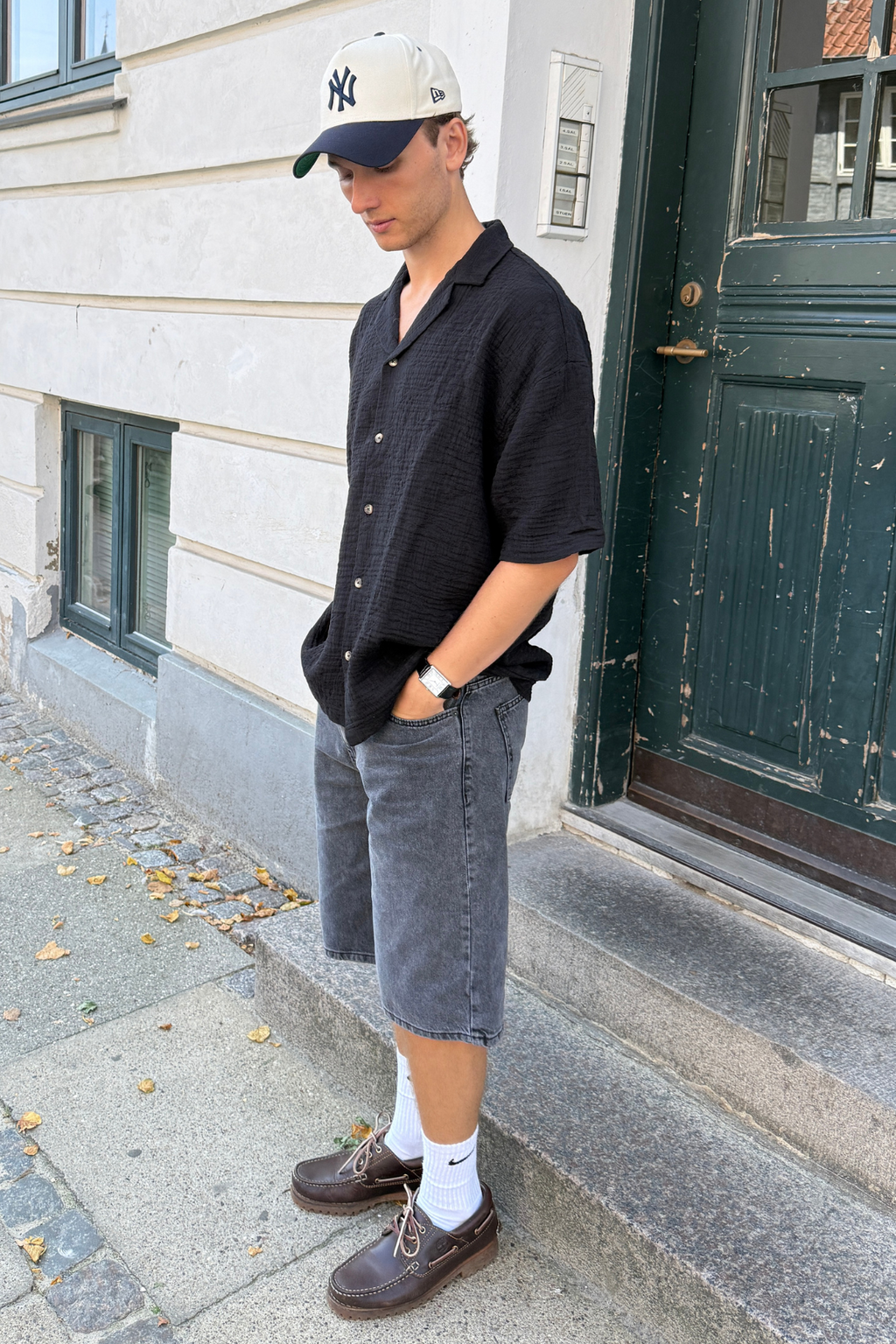 Lyhythihainen paita - musta