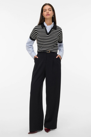 Silje Poloneck Pullover - Musta