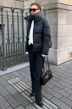 Lyhyt puffer -takki - musta