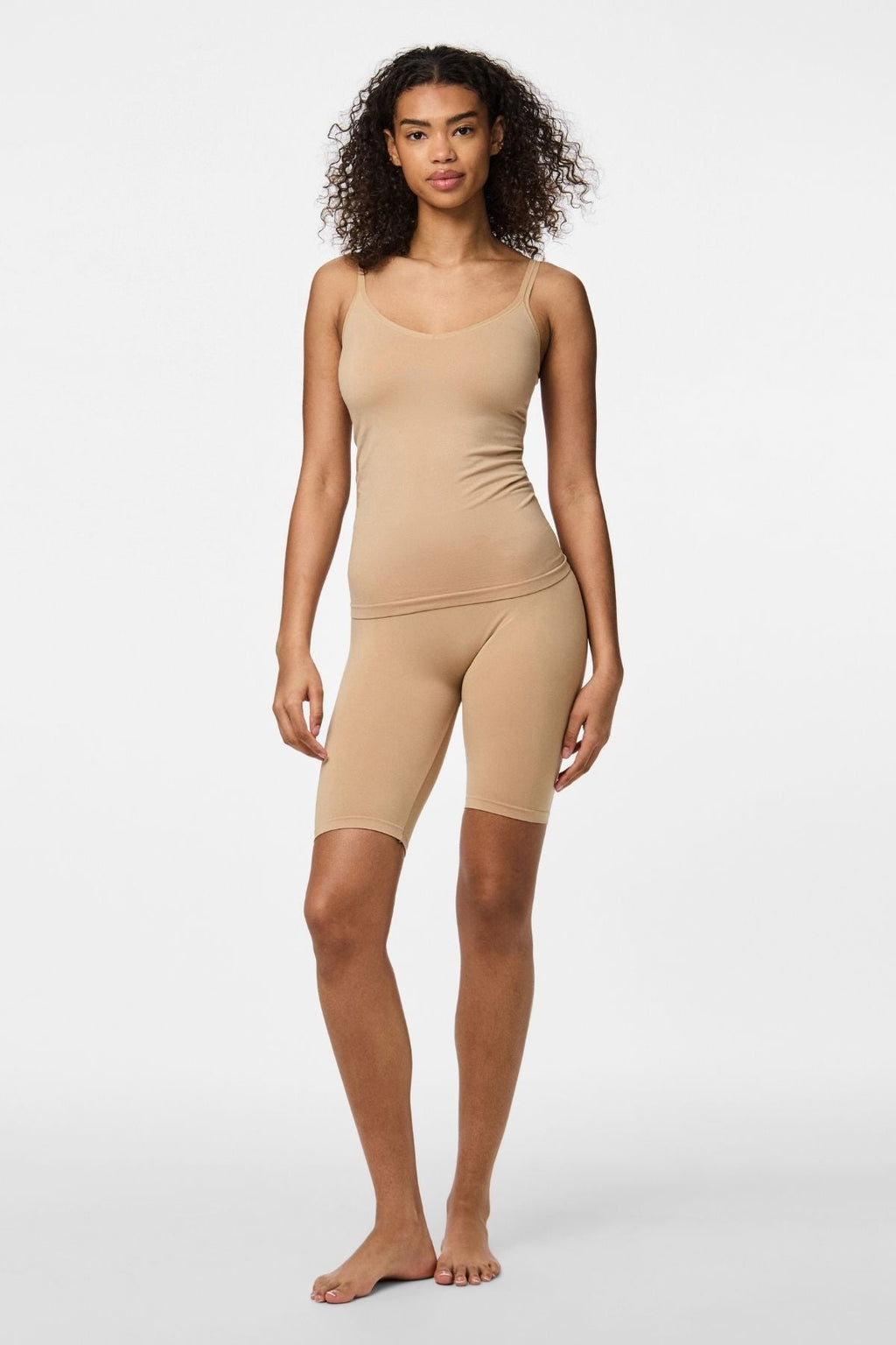 Tavalliset alusvaatteet - luonto