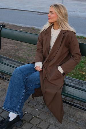 Carla Trenchcoat - ruskea