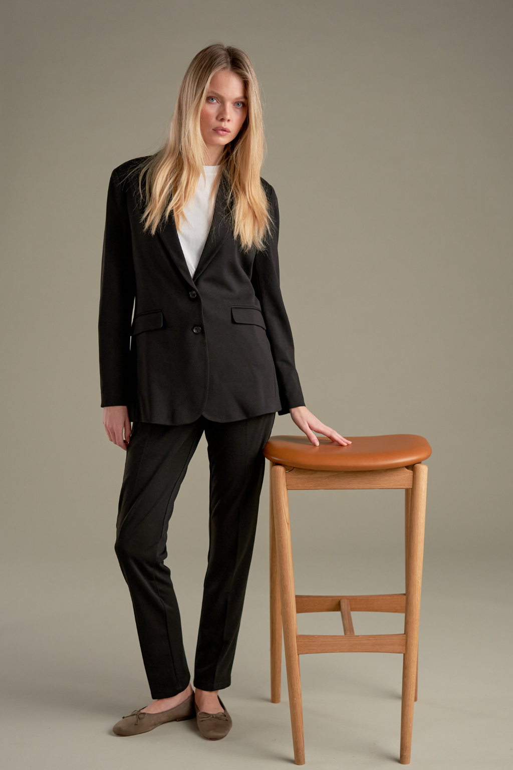 Performance Naisten puku (musta) - Pakettitarjous