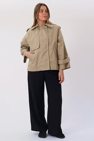 Elara lyhyt trenssi - beige