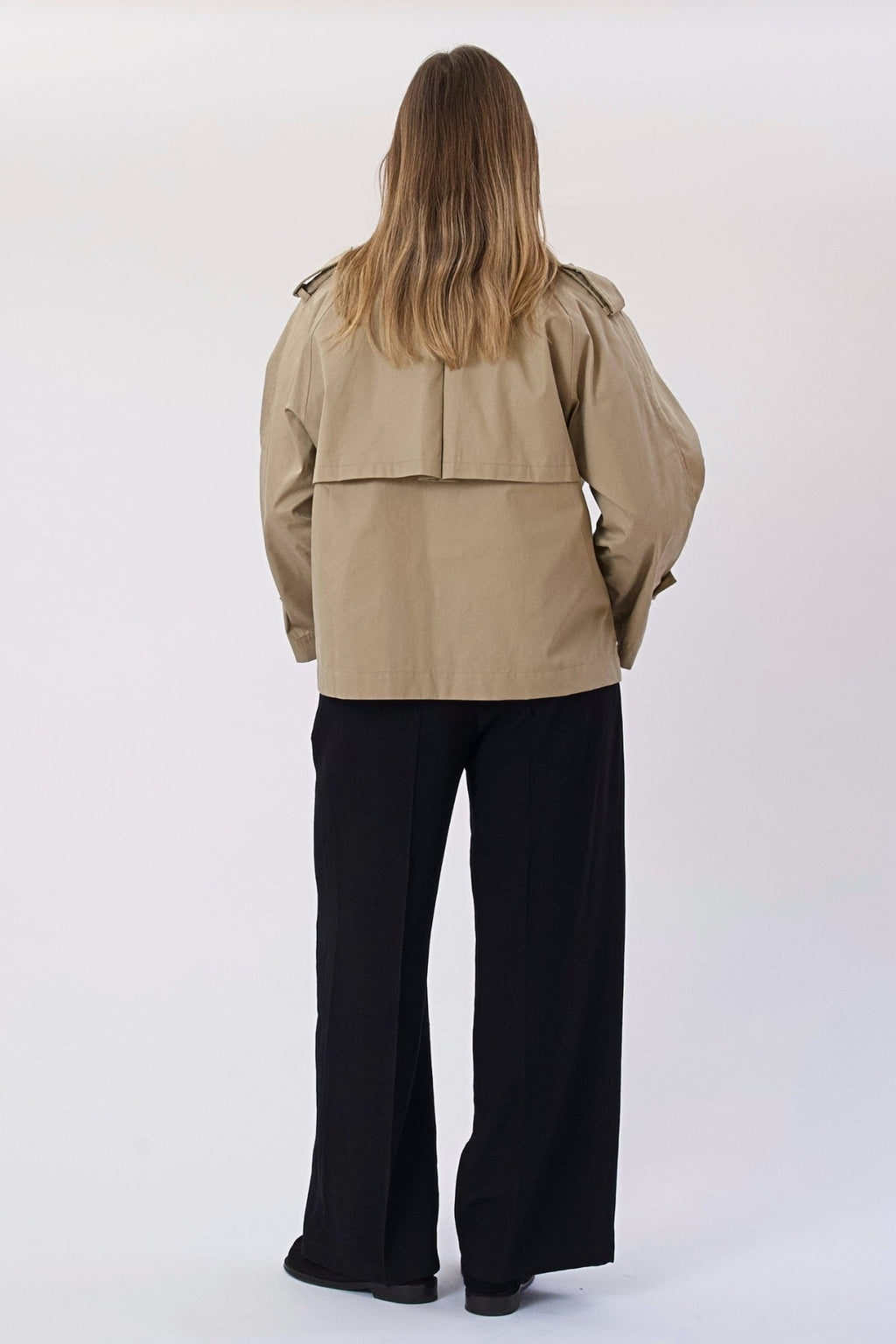 Elara lyhyt trenssi - beige