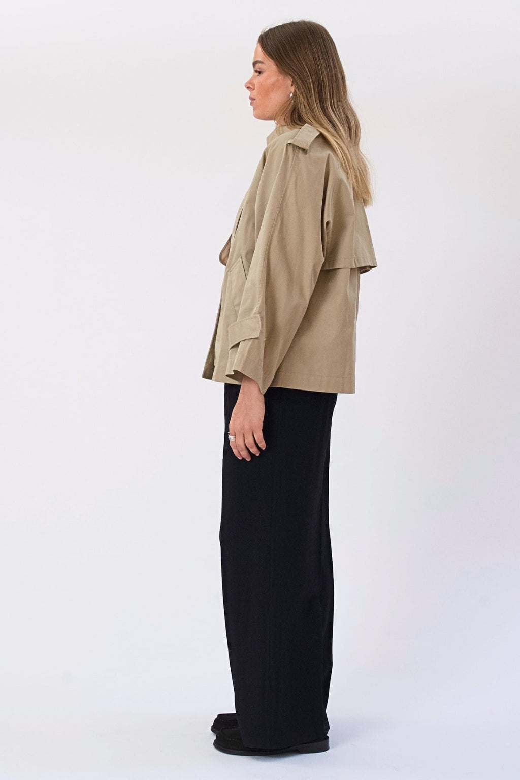 Elara lyhyt trenssi - beige