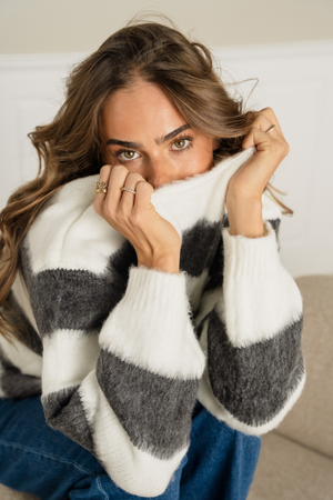 Celina raidallinen neulottu villapaita - valkoinen/harmaa