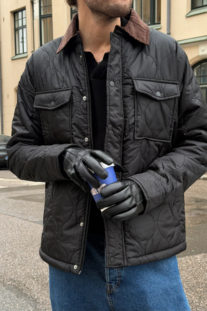 Tikattu takki - Musta