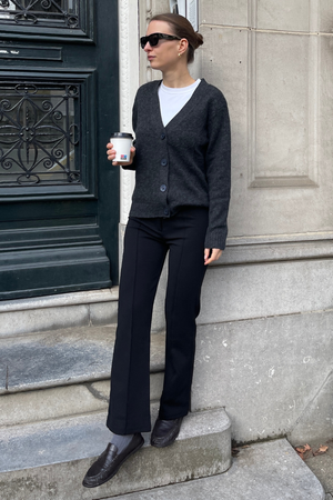 Neulottu neuletakki - tummanharmaa melange