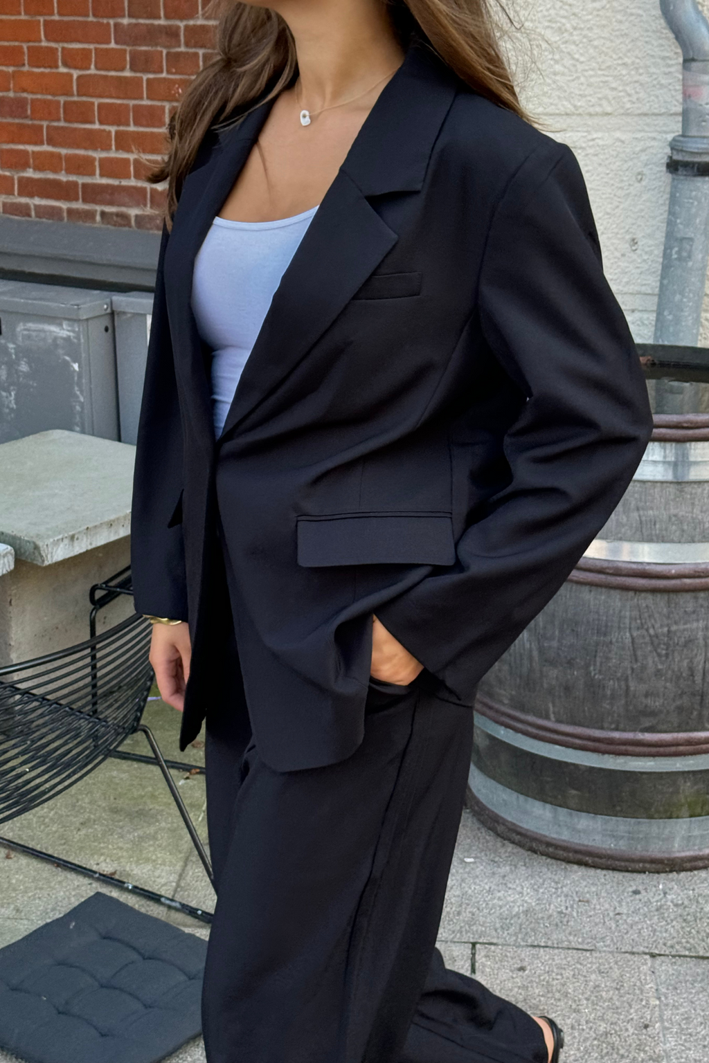 Ylisuuret puku (musta) - pakettikauppa