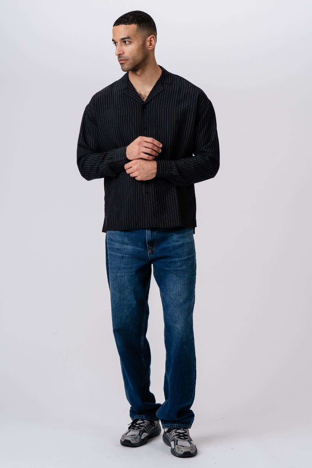 Antonio -paita - musta