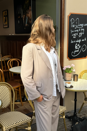 Ylisuuret puku (harmaa) - pakkauskauppa