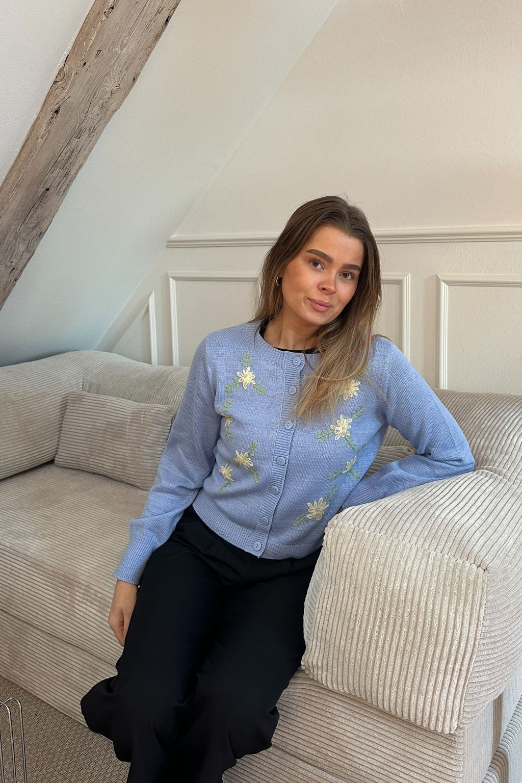 Camille O-neck neuletakki - Brunnera Blue