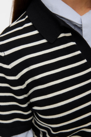 Silje Poloneck Pullover - Musta