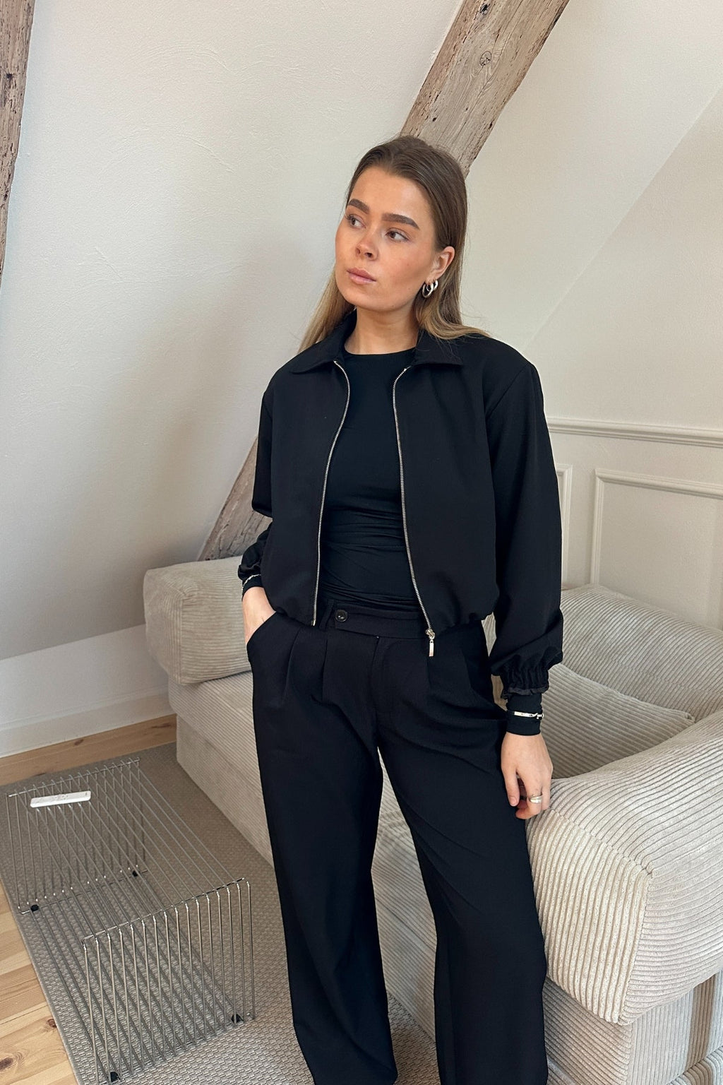 Kylie lyhyt takki - musta