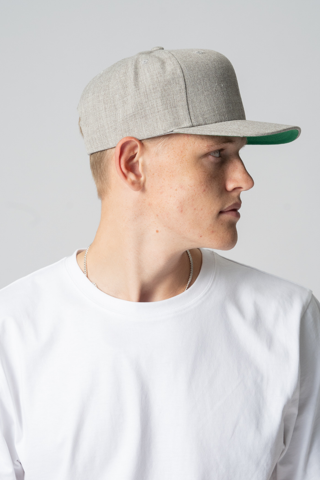 Snapback - vaaleanharmaa