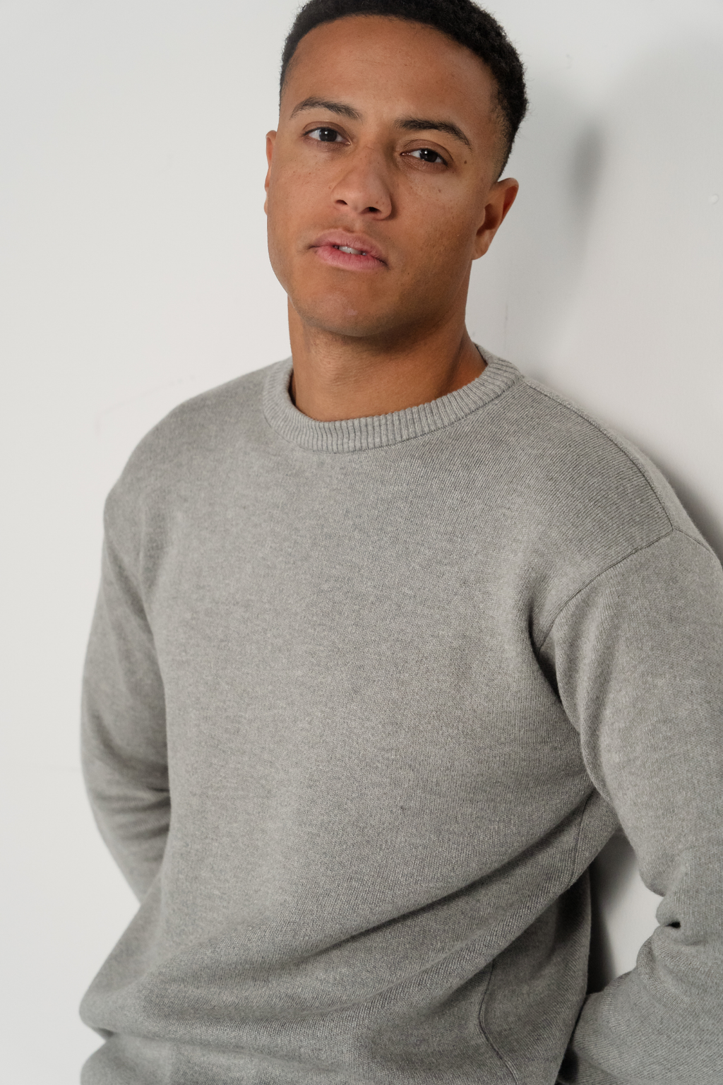 Crewneck Knit -villapaita - vaaleanharmaa
