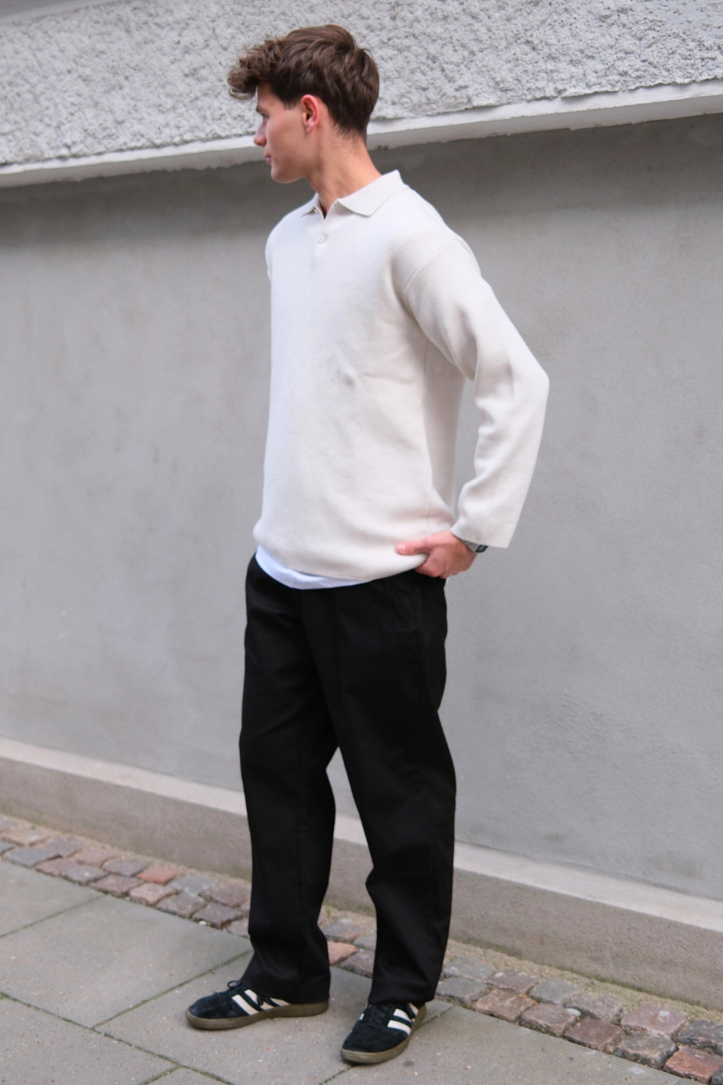 Chino leveä - musta