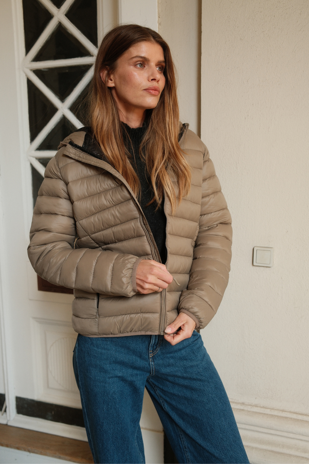 Kevyt puffer -takki - hiekka