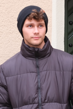 Charlie Beanie - musta