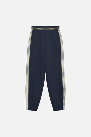 Somya Pant - laivaston bleiseri