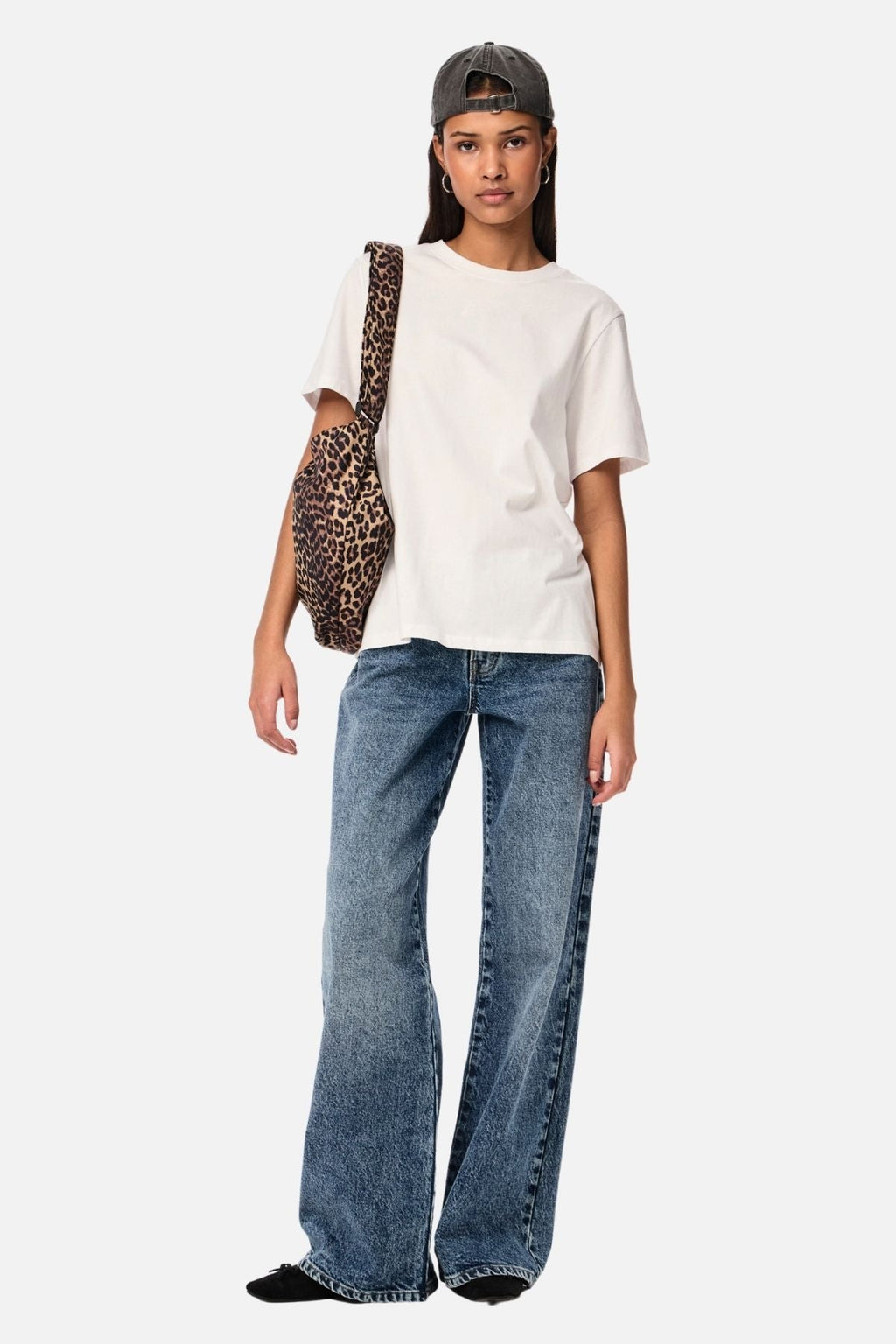 Amanda Xl Bumbag - musta leo