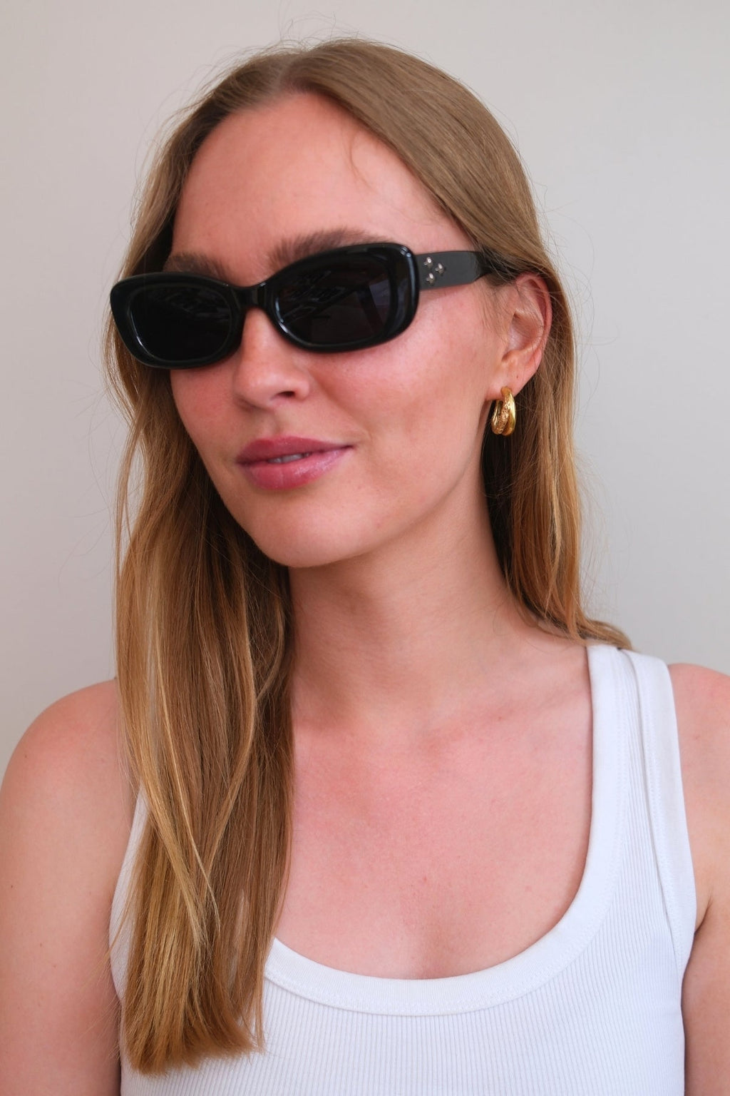 Saga -aurinkolasit - musta