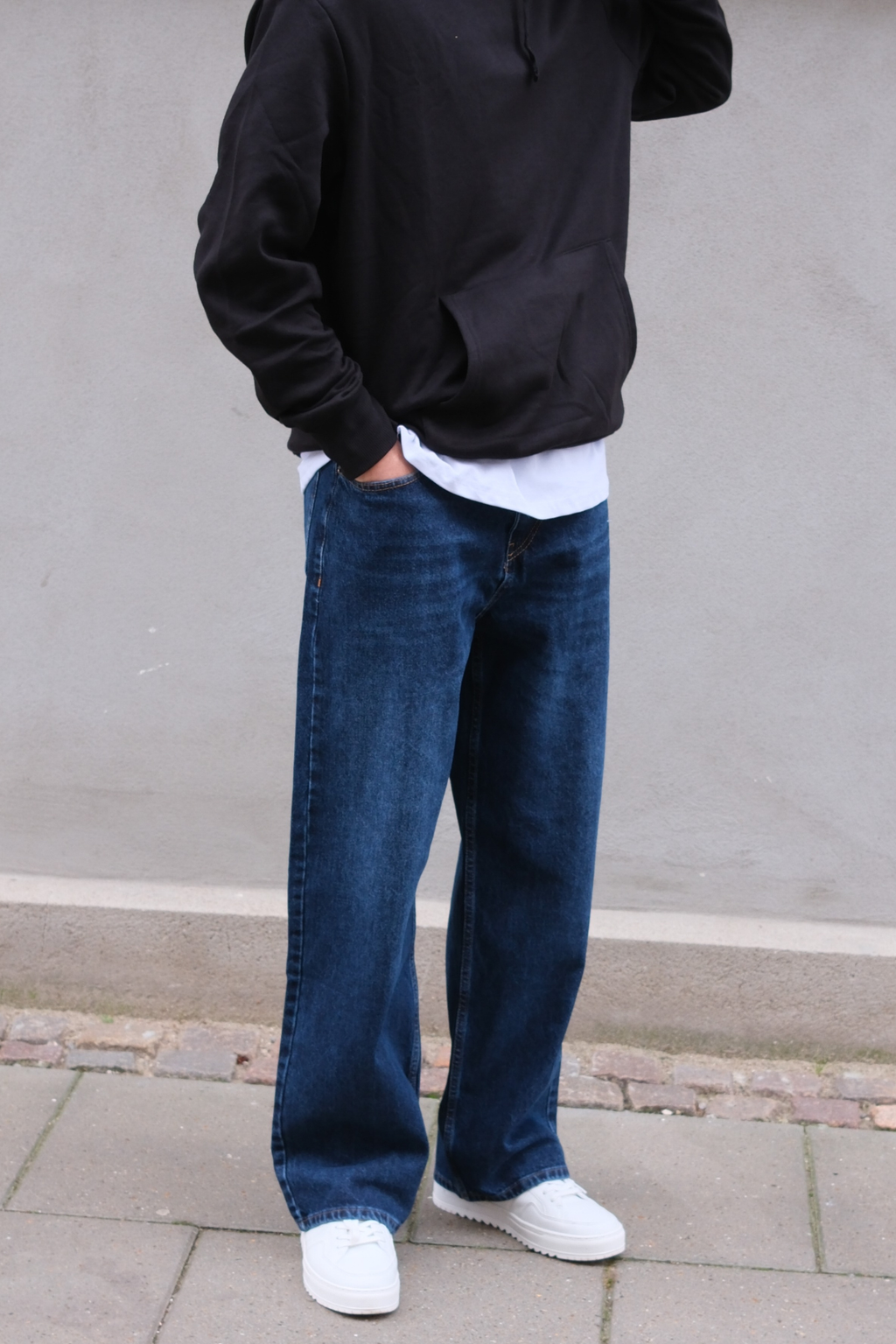Baggy Jeans - tummansininen