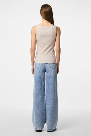 Toukokuun yläosa - hopeinen harmaa