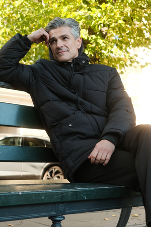 Pitkä puskuritakki - Musta