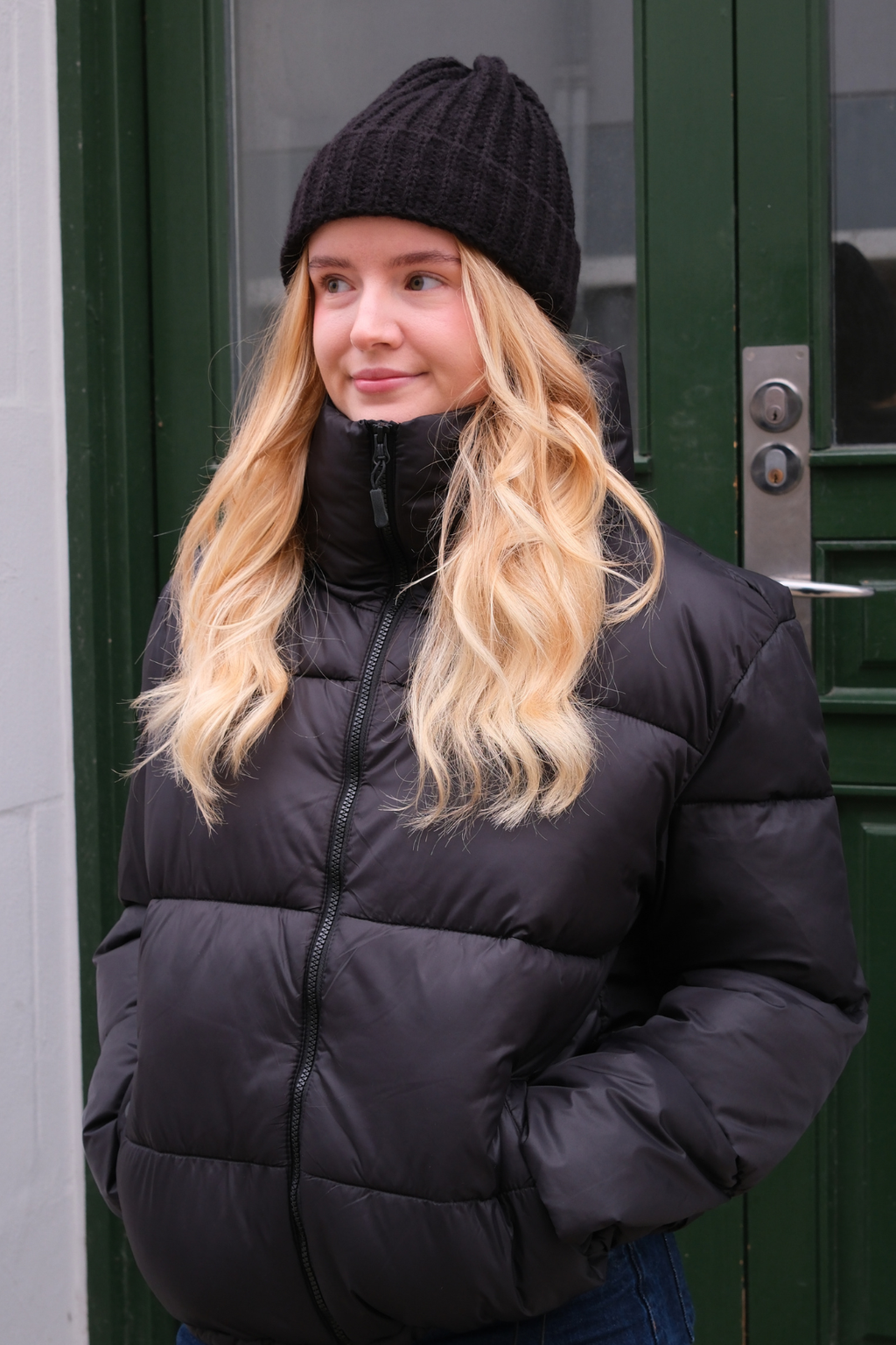 Ribbed Beanie - Musta